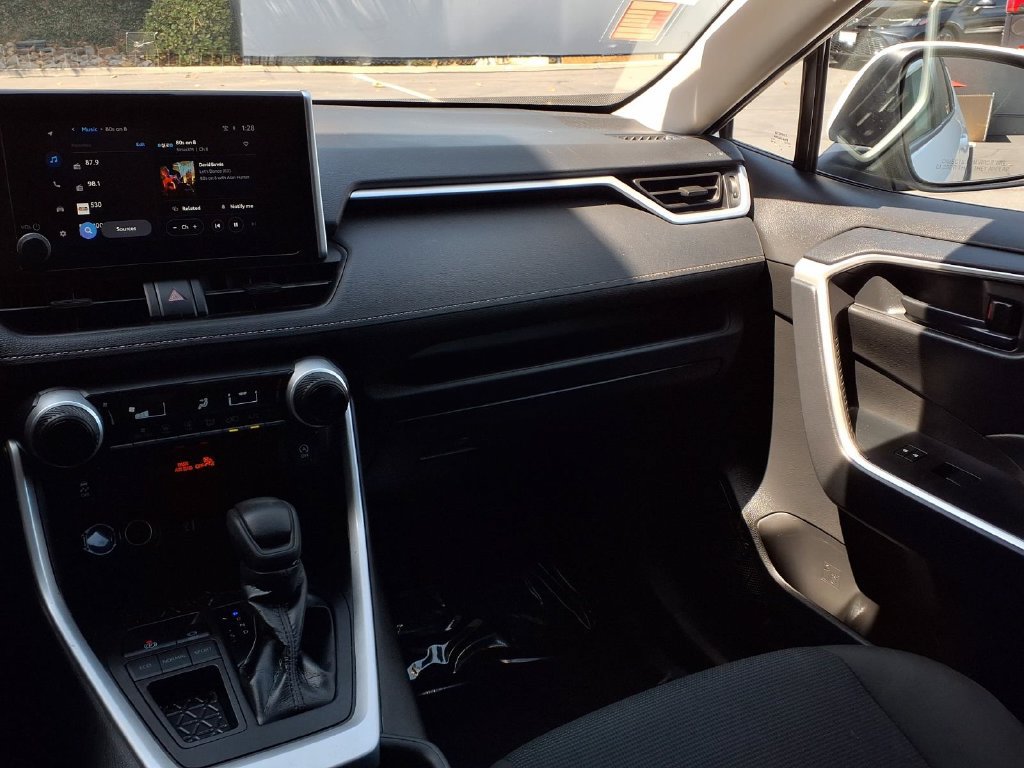 Certified 2024 Toyota RAV4 LE FWD image 31