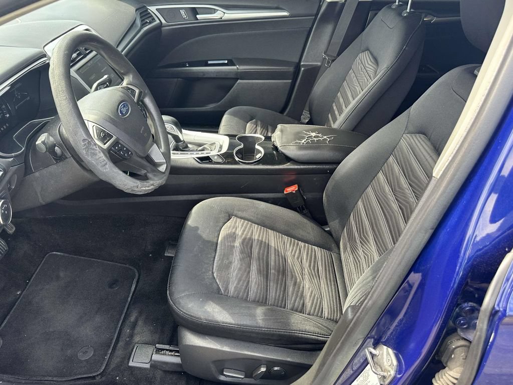 Used 2016 Ford Fusion SE FWD image 18