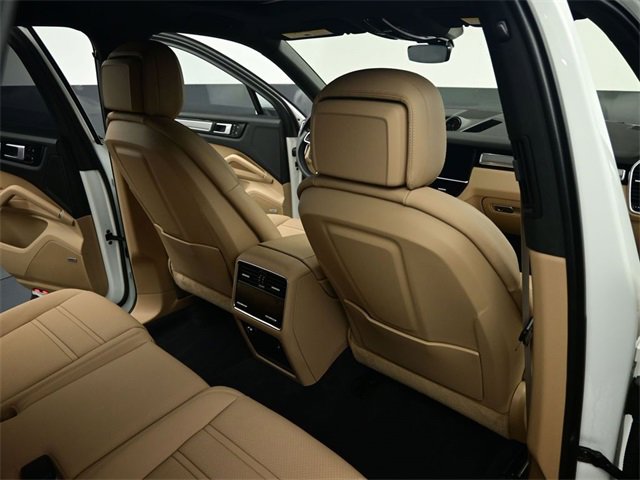 Used 2023 Porsche Cayenne S Platinum w/ Assistance Package image 39