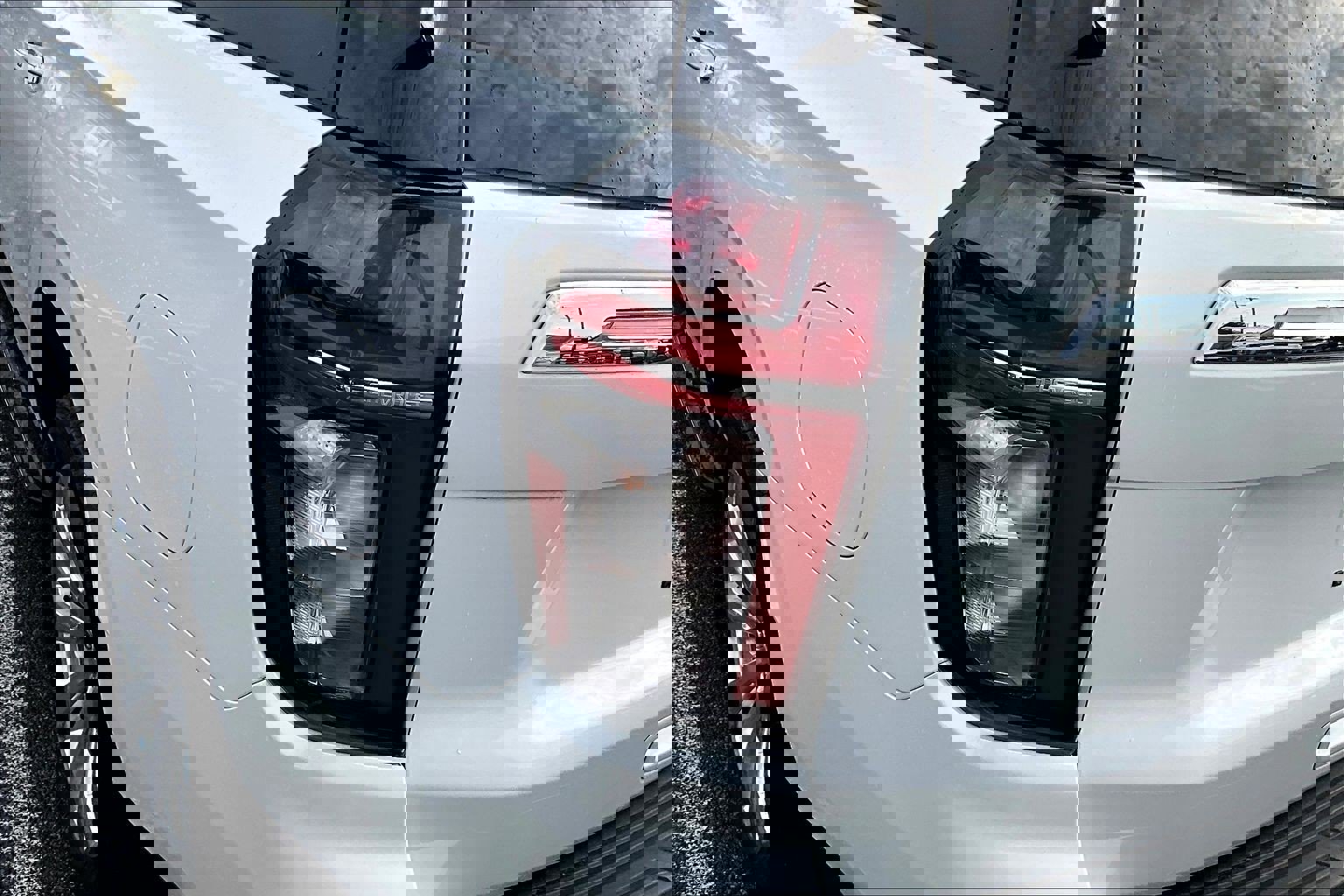 Used 2024 Chevrolet Tahoe Premier image 34