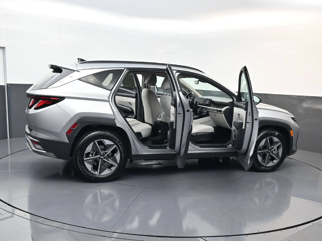 Certified 2025 Hyundai Tucson SEL FWD image 28
