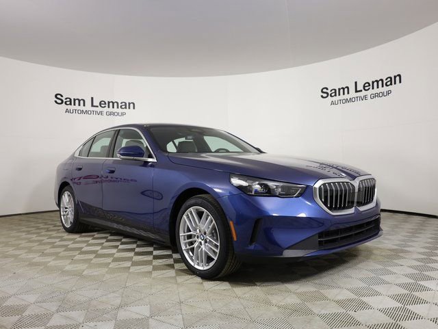 Used 2025 BMW 530i xDrive w/ Premium Package image 2