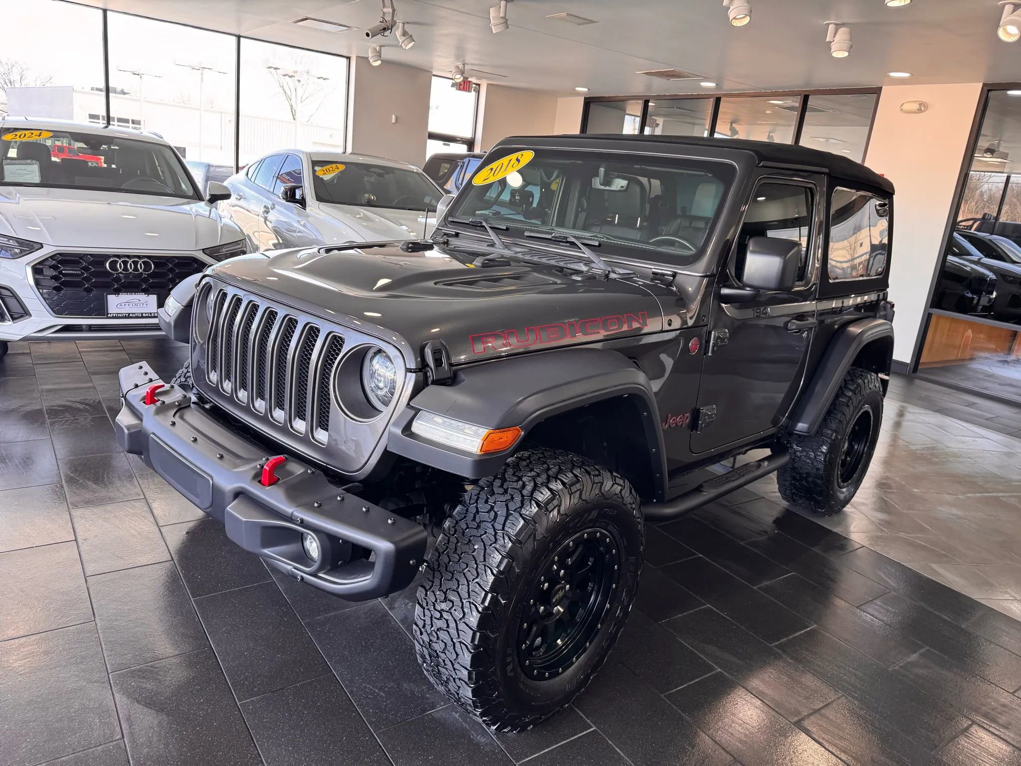 Used 2018 Jeep Wrangler Rubicon AWD/4WD image 2
