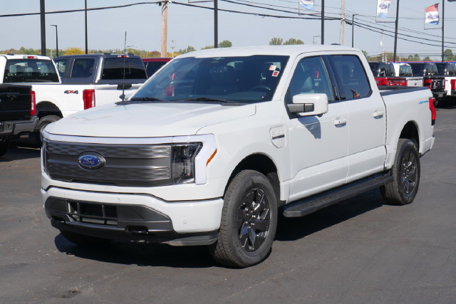 Used 2023 Ford F150 Lightning Lariat AWD/4WD image 9