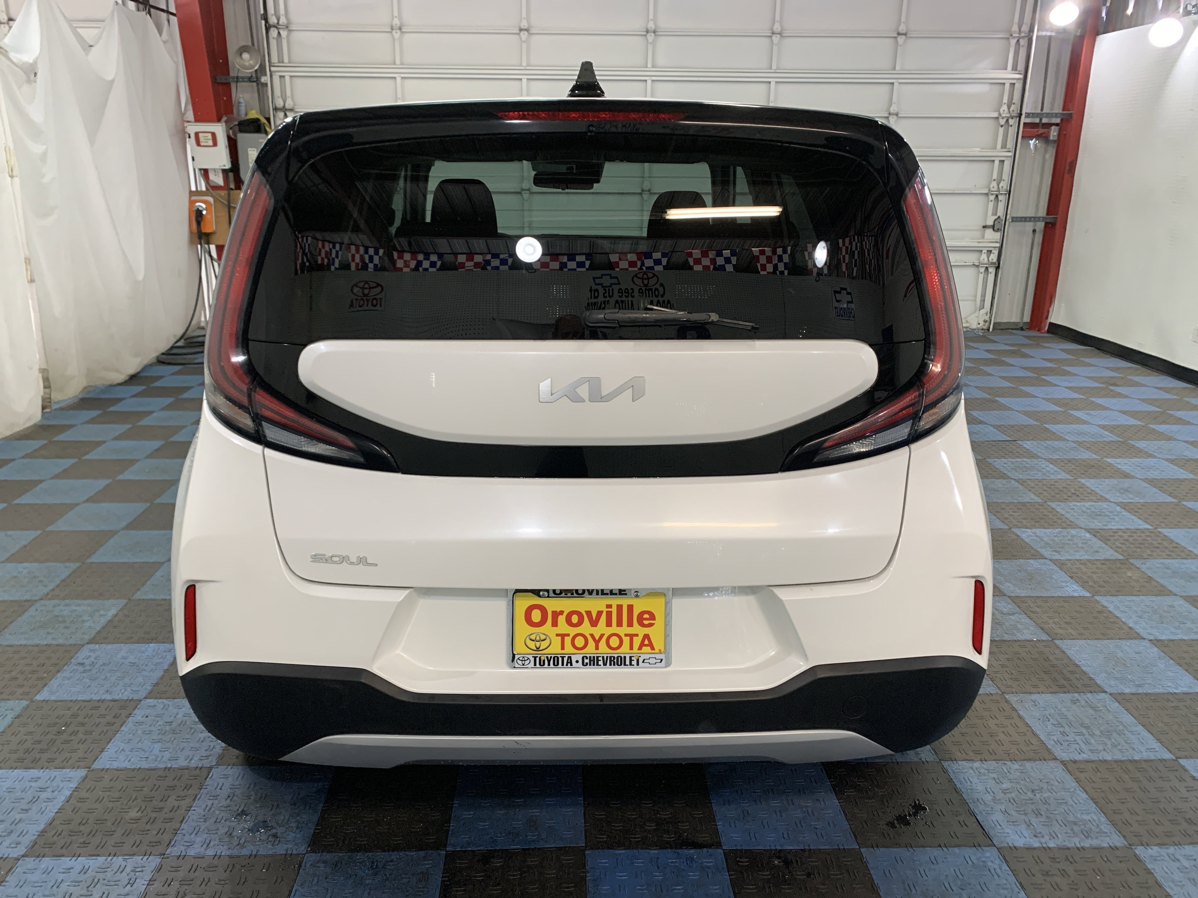 Used 2023 Kia Soul LX image 10