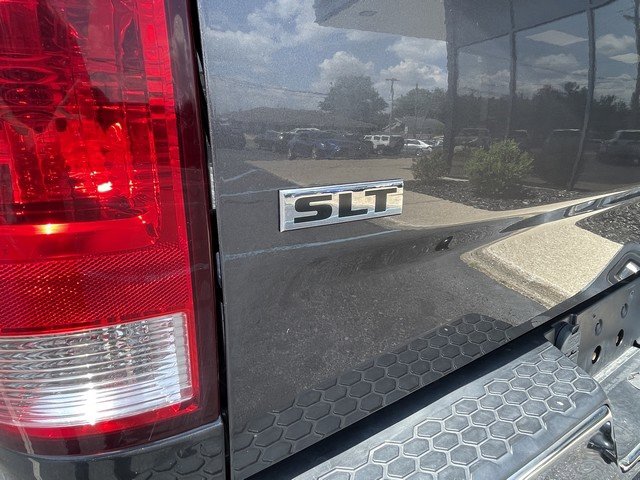 Used 2017 RAM 1500 Classic SLT image 9