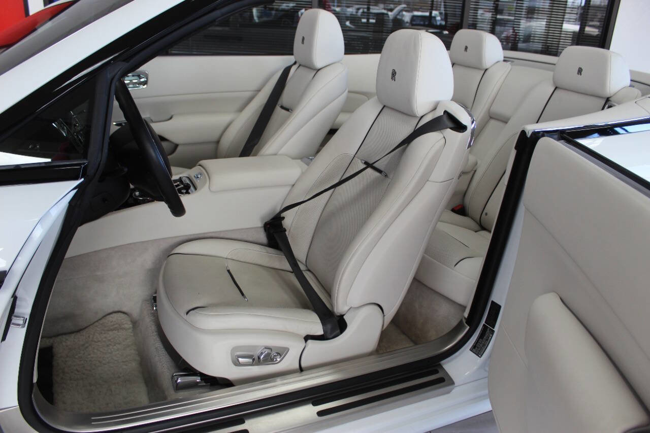 Used 2019 Rolls-Royce Dawn image 14