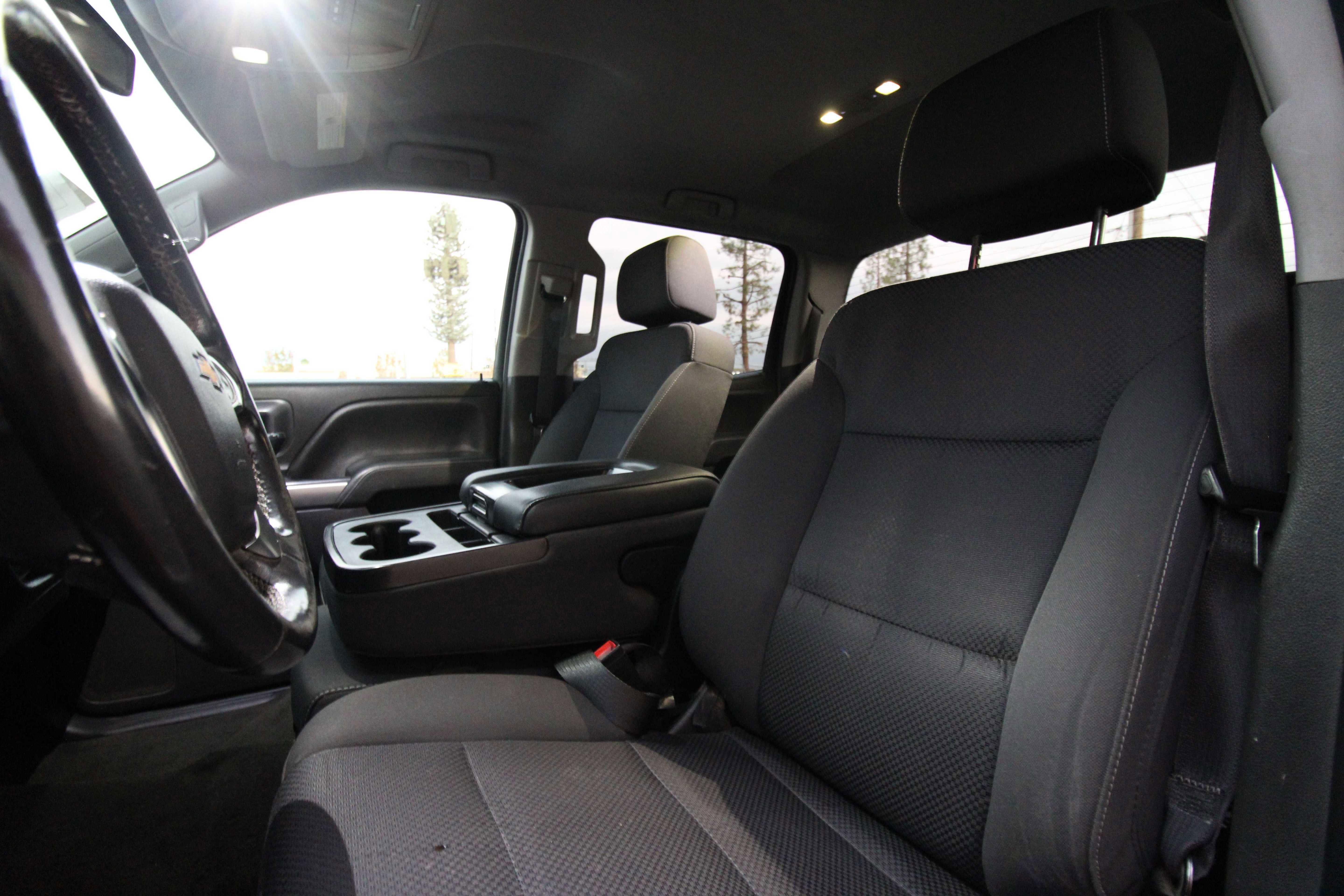 Used 2018 Chevrolet Silverado 1500 LT w/ All Star Edition image 13