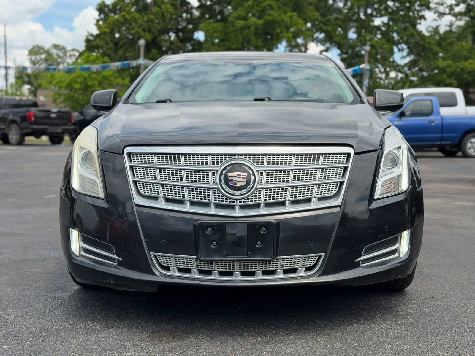 Used 2013 Cadillac XTS Platinum w/ Driver Assist Package FWD image 2