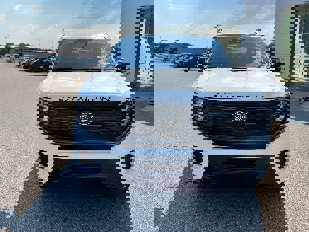 New 2025 Ford Expedition Platinum image 3