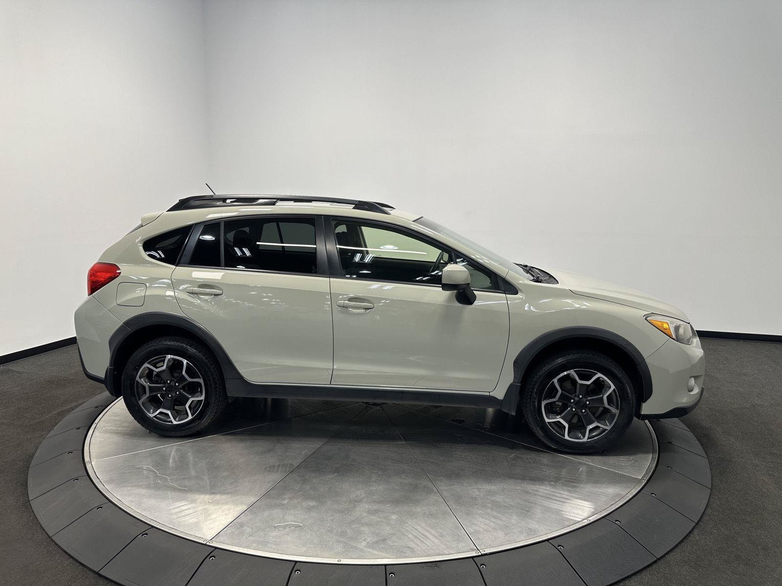 Used 2014 Subaru Crosstrek 2.0i Premium w/ Moonroof Package AWD/4WD image 8