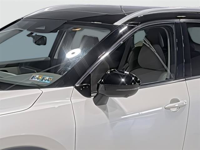 Used 2023 Nissan Rogue SL AWD/4WD image 8