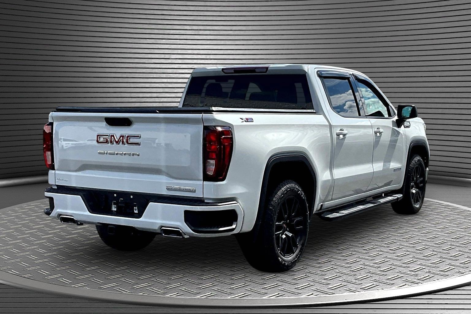 Used 2024 GMC Sierra 1500 Elevation AWD/4WD image 6