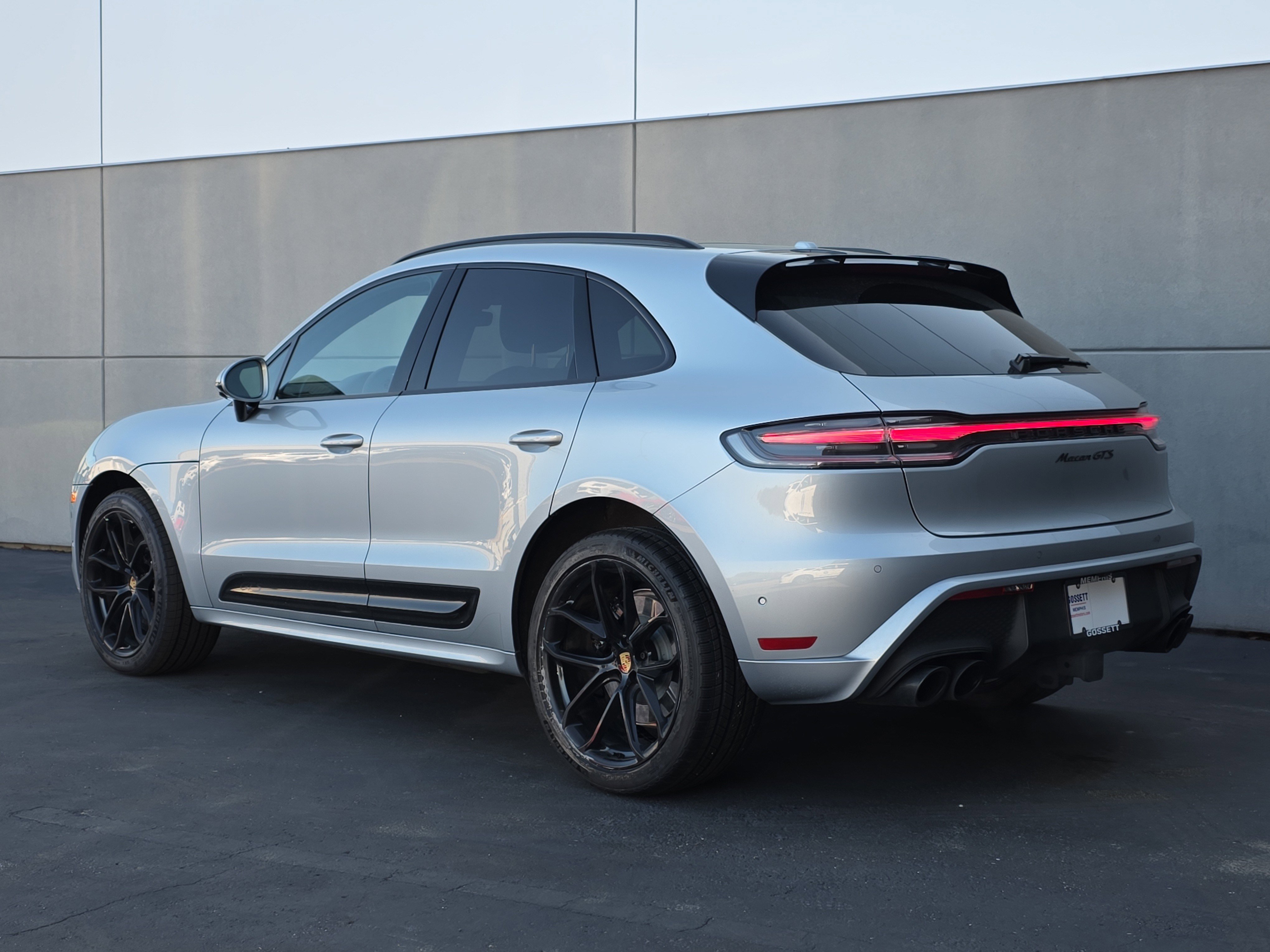 Used 2025 Porsche Macan GTS image 3