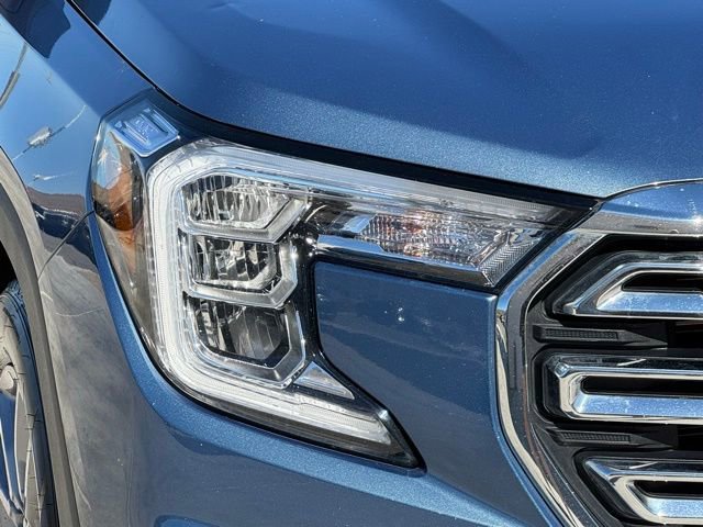 Used 2024 GMC Terrain SLT image 8