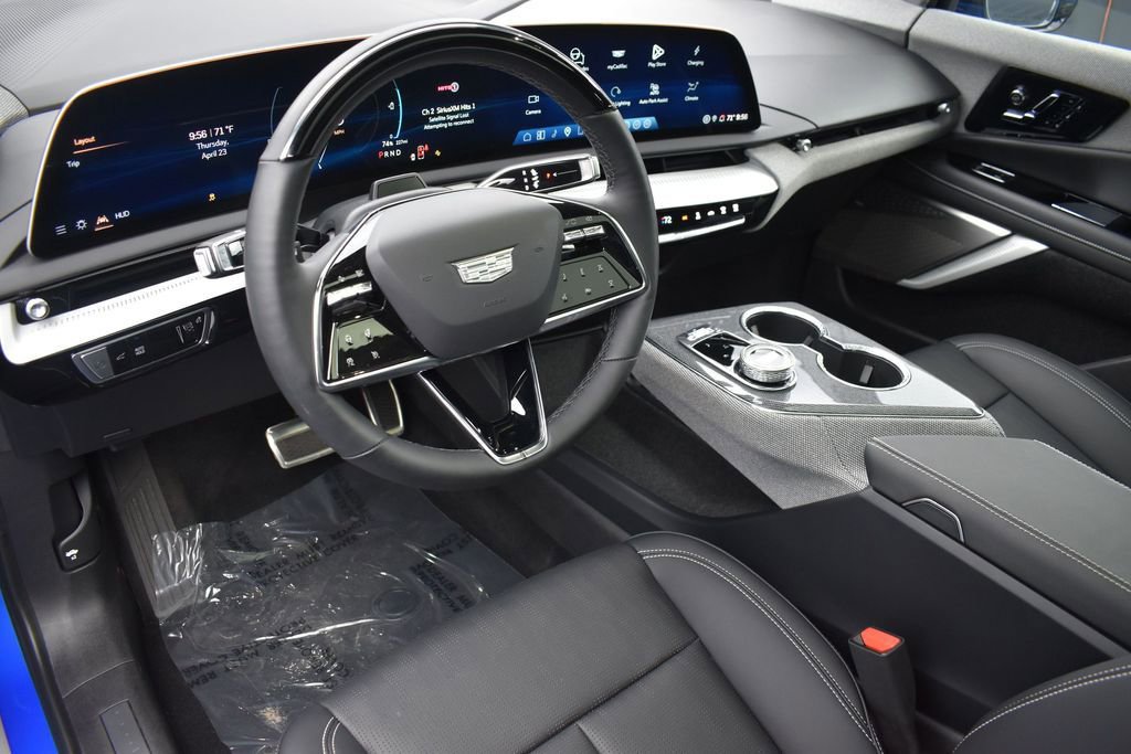 Certified 2025 Cadillac Optiq Luxury 2 AWD/4WD image 12