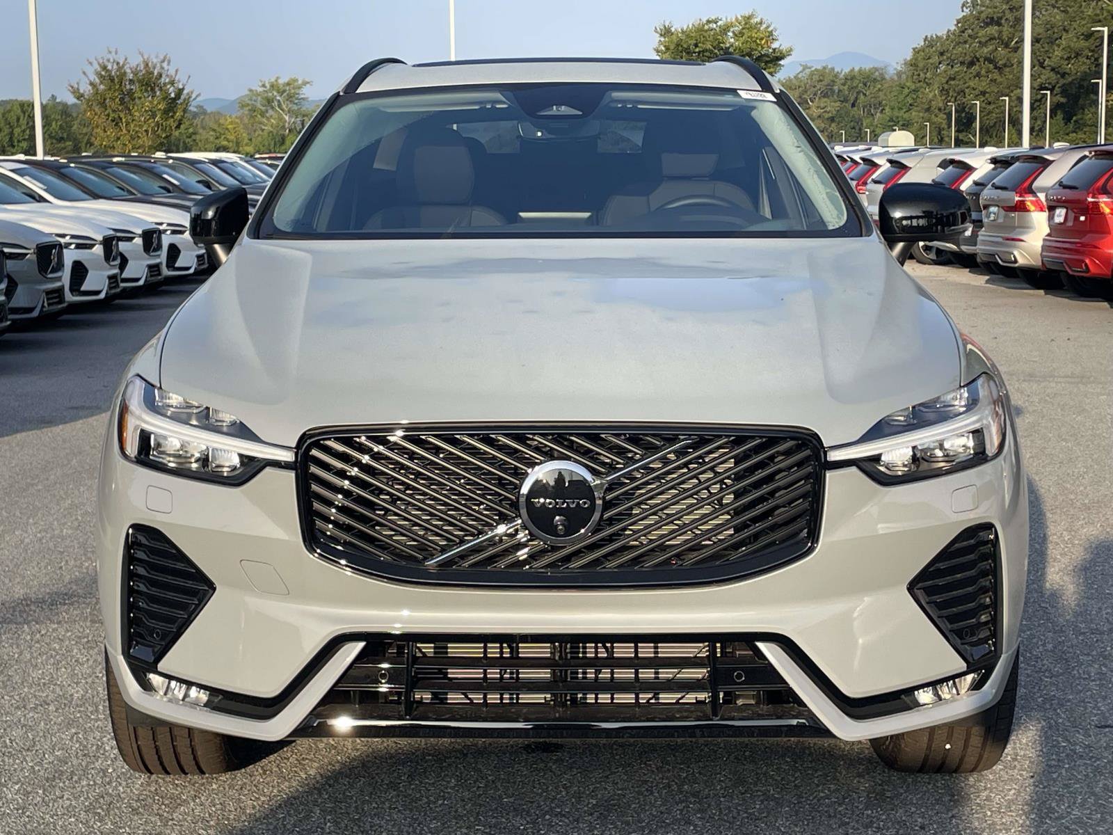 New 2026 Volvo XC60 B5 Plus w/ Protection Package Premier AWD/4WD image 23