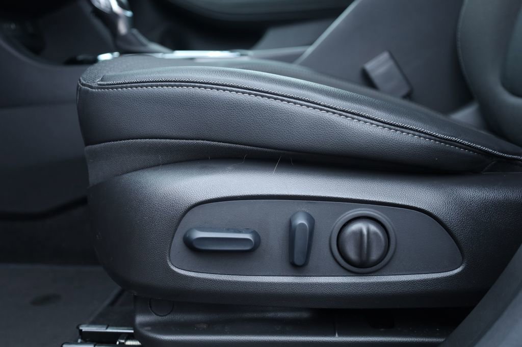 Used 2023 Buick Encore GX Select w/ Sport Touring Package image 26