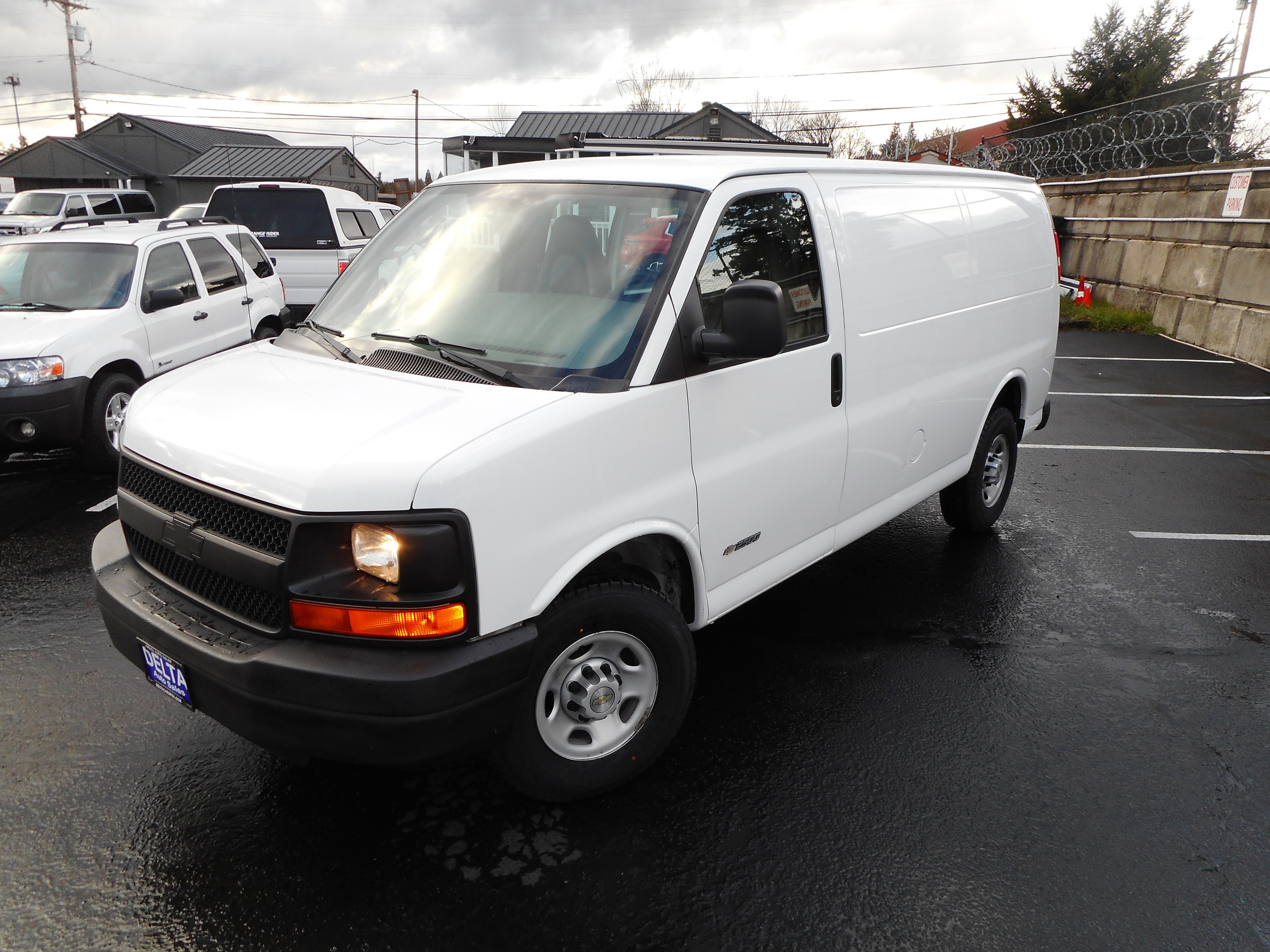 Used 2006 Chevrolet Express 2500 w/ Power and Light Package image 5