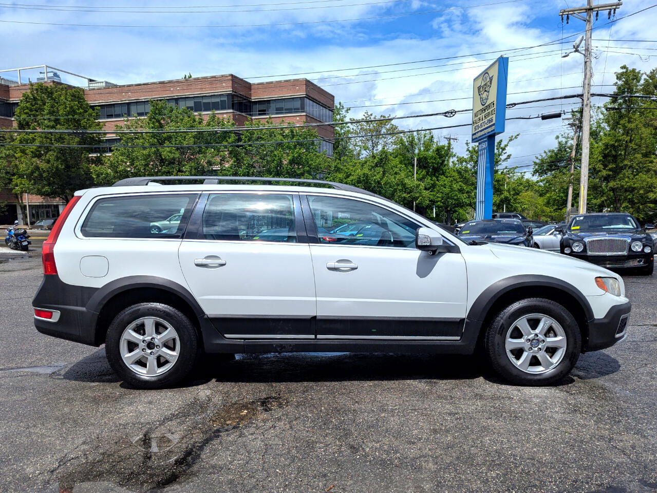 Used 2010 Volvo XC70 3.2 image 6