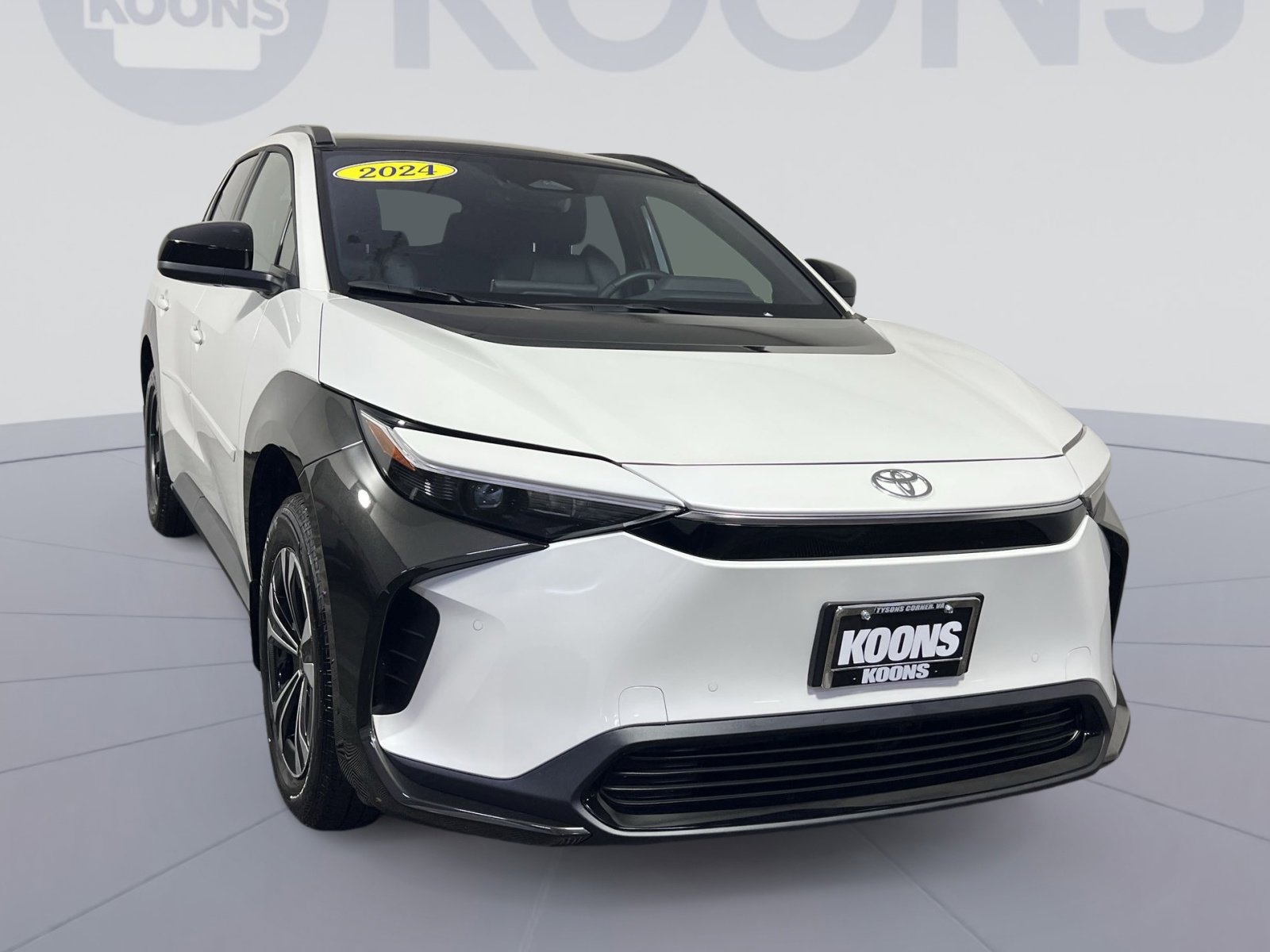 Used 2024 Toyota bZ4X XLE w/ Weather Package image 10