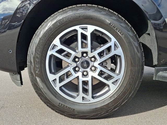 Used 2025 Ford Expedition Active image 8