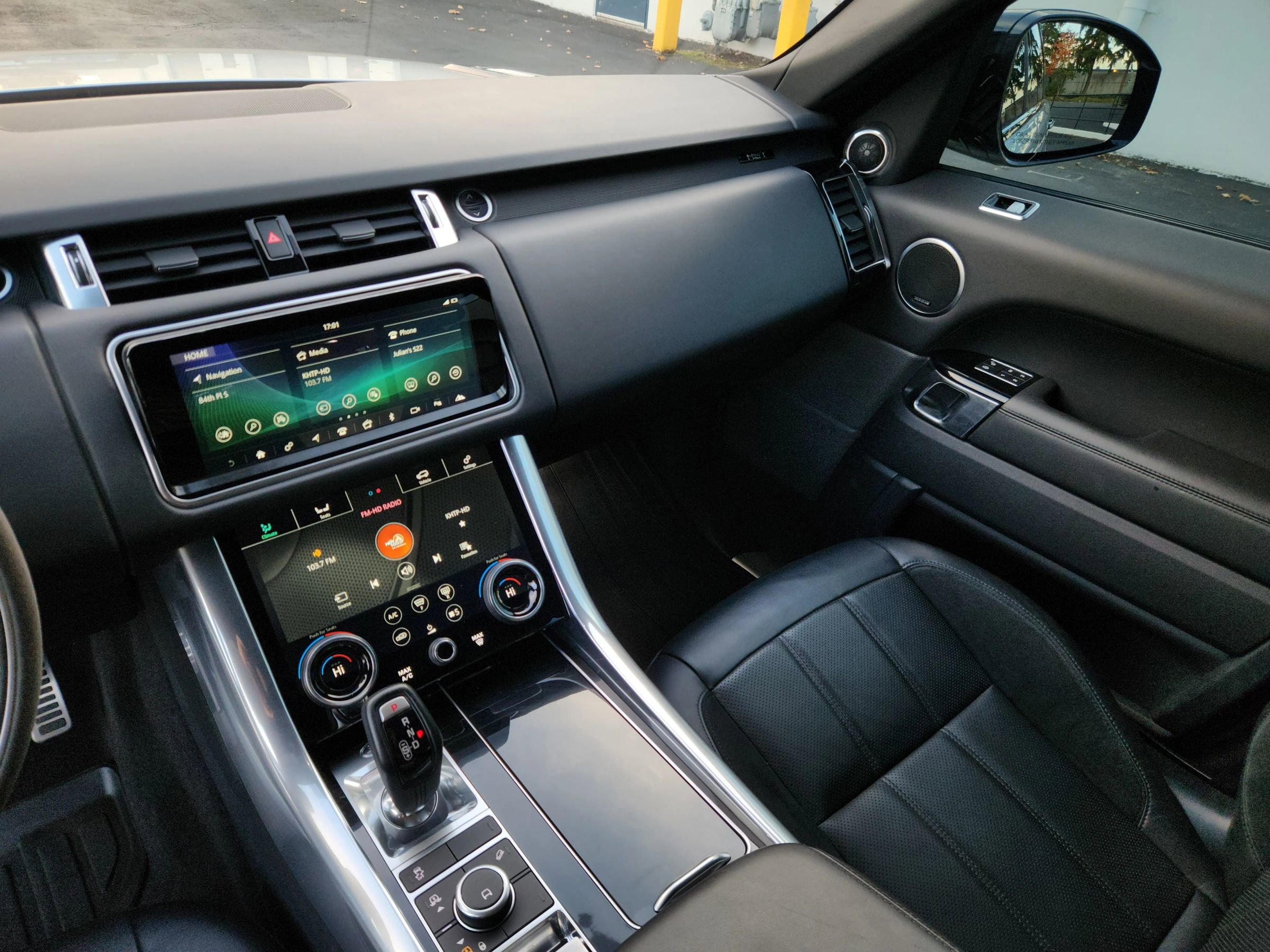 Used 2020 Land Rover Range Rover Sport HST image 12