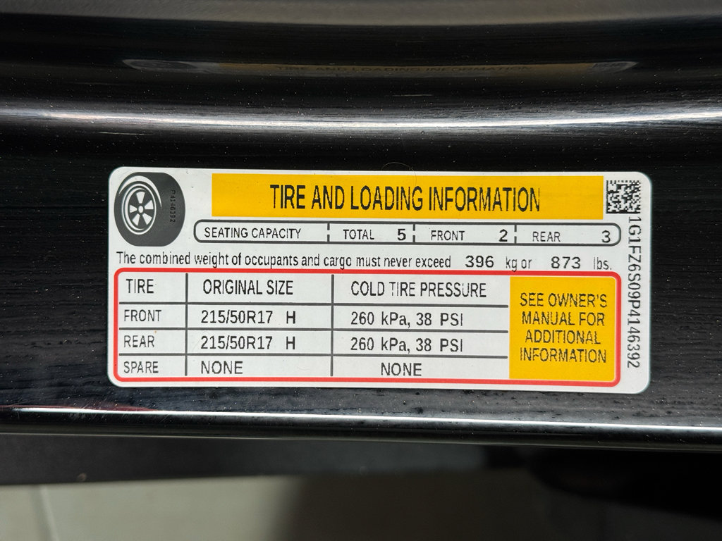 Used 2023 Chevrolet Bolt EUV Premier w/ Sun & Sound Package FWD image 28