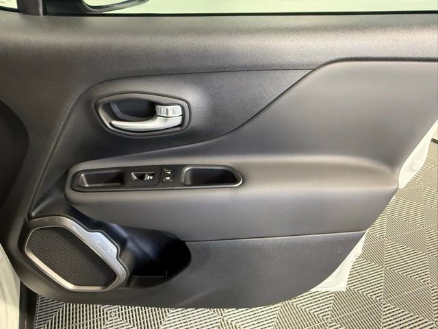 Used 2023 Jeep Renegade Latitude AWD/4WD image 46