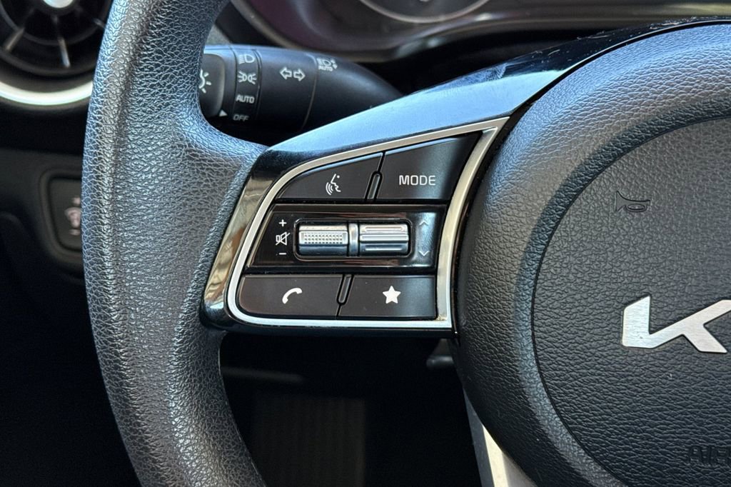 Used 2024 Kia Forte LXS image 30