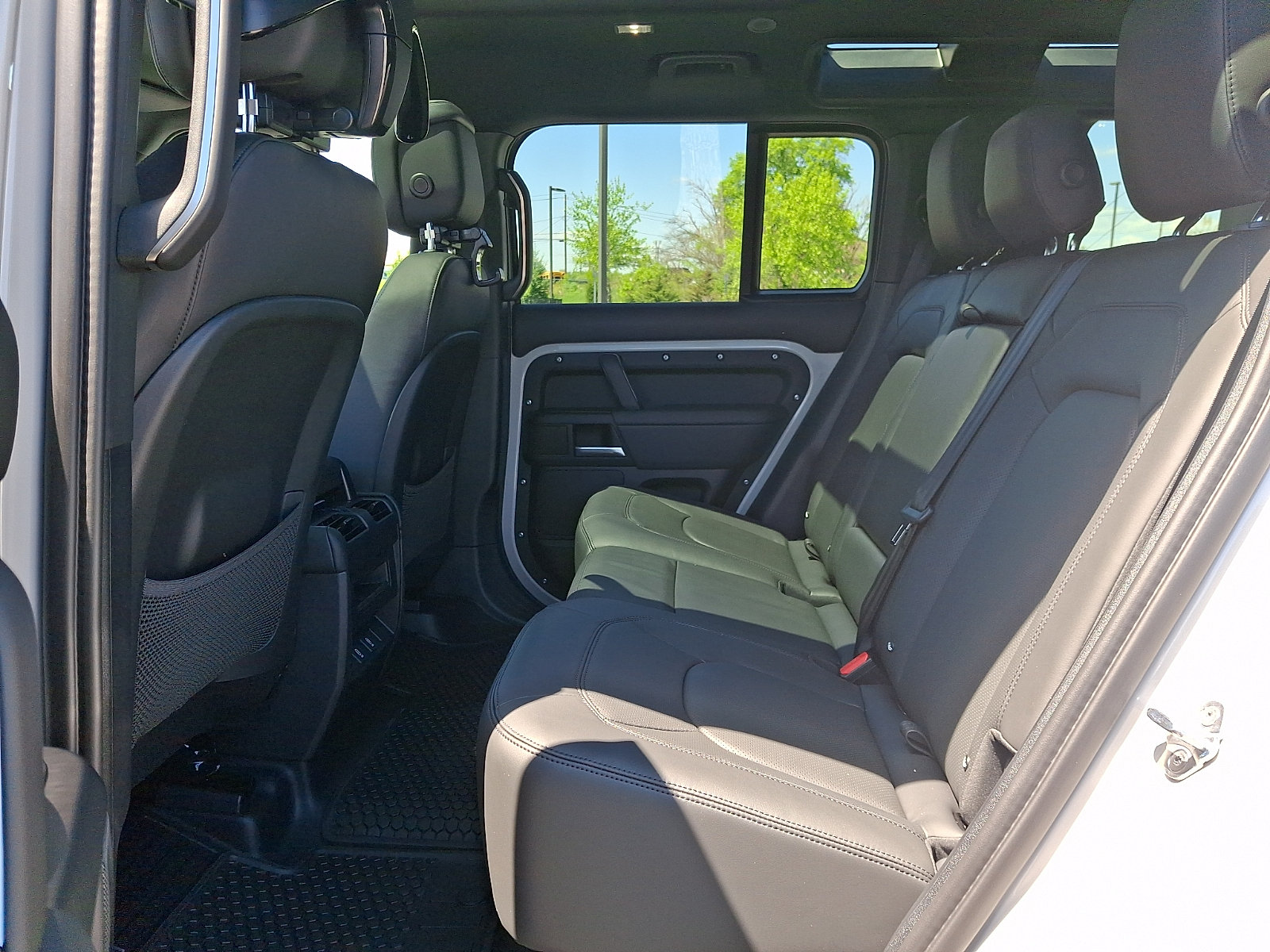 New 2026 Land Rover Defender 110 S AWD/4WD image 8