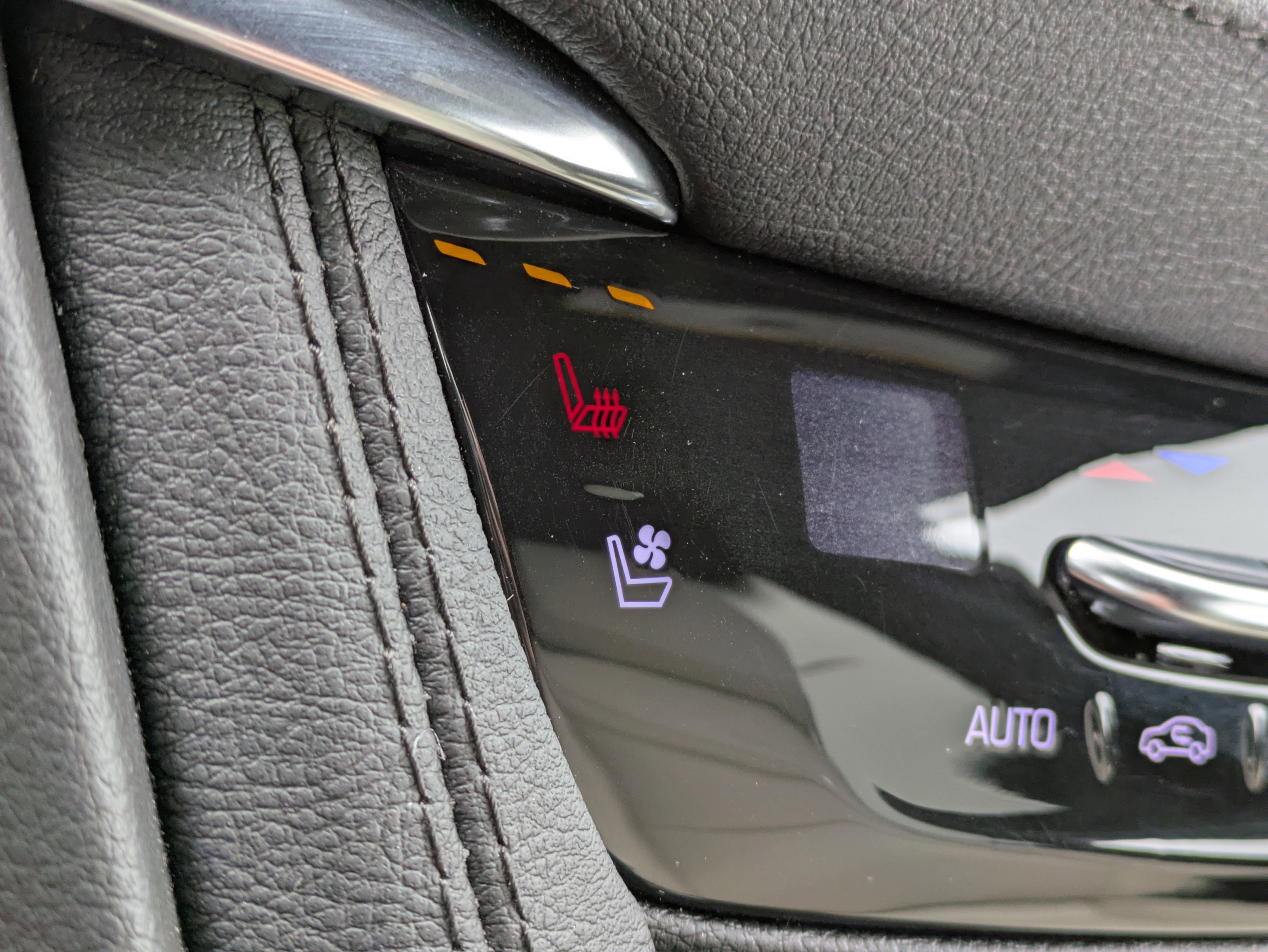 Certified 2023 Cadillac XT5 Sportv w/ Technology Package image 30