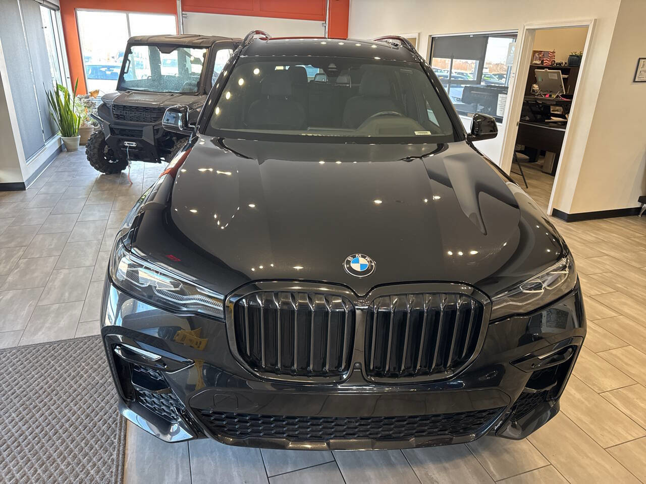 Used 2022 BMW X7 xDrive40i w/ M Sport Package image 6