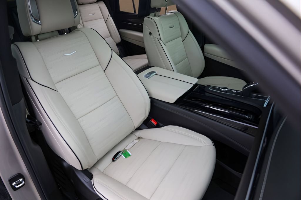 Used 2024 Cadillac Escalade Sport w/ Touring Package image 35