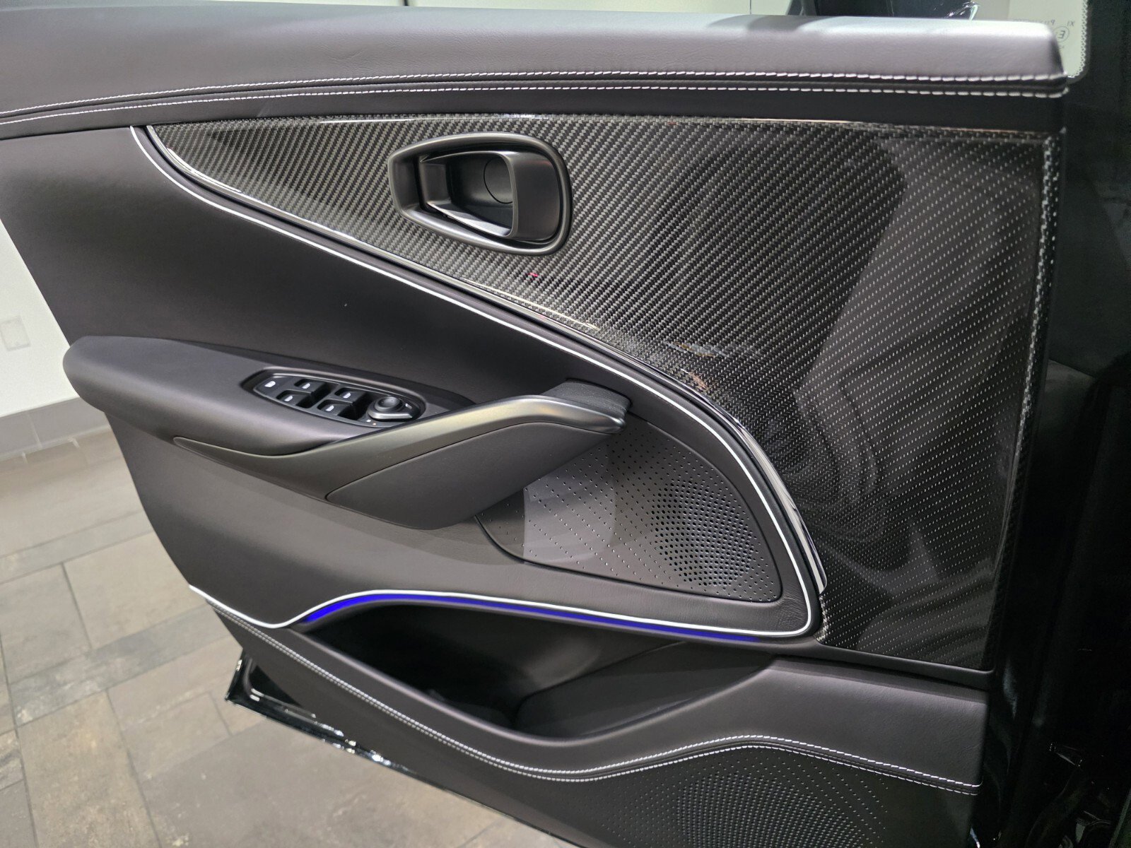 New 2026 Aston Martin DBX S image 16