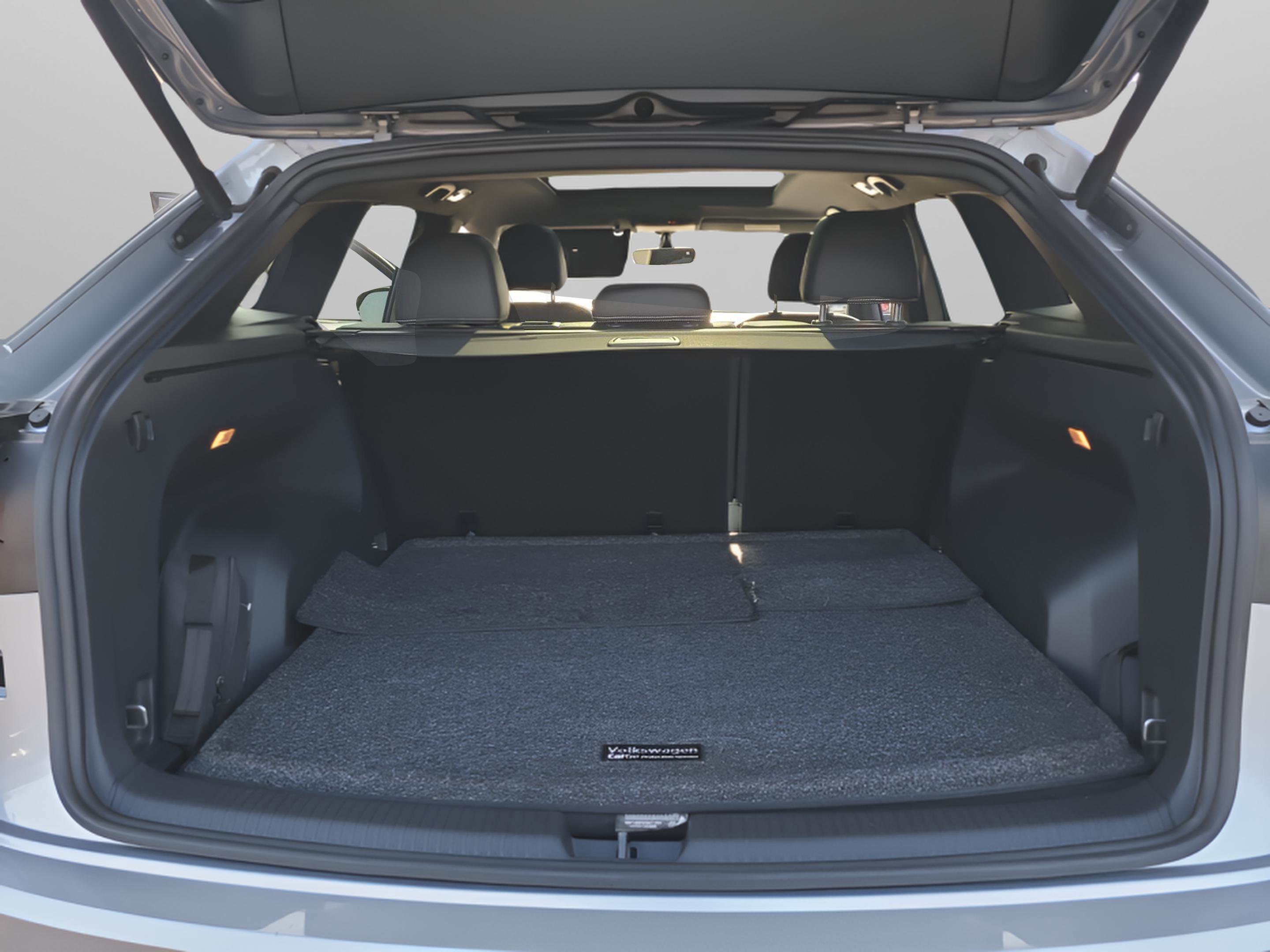 Used 2022 Volkswagen Atlas Cross Sport SE w/ Panoramic Sunroof Package image 28