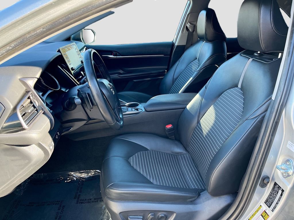 Used 2022 Toyota Camry SE w/ Carpet Mat Package (TMS) image 19