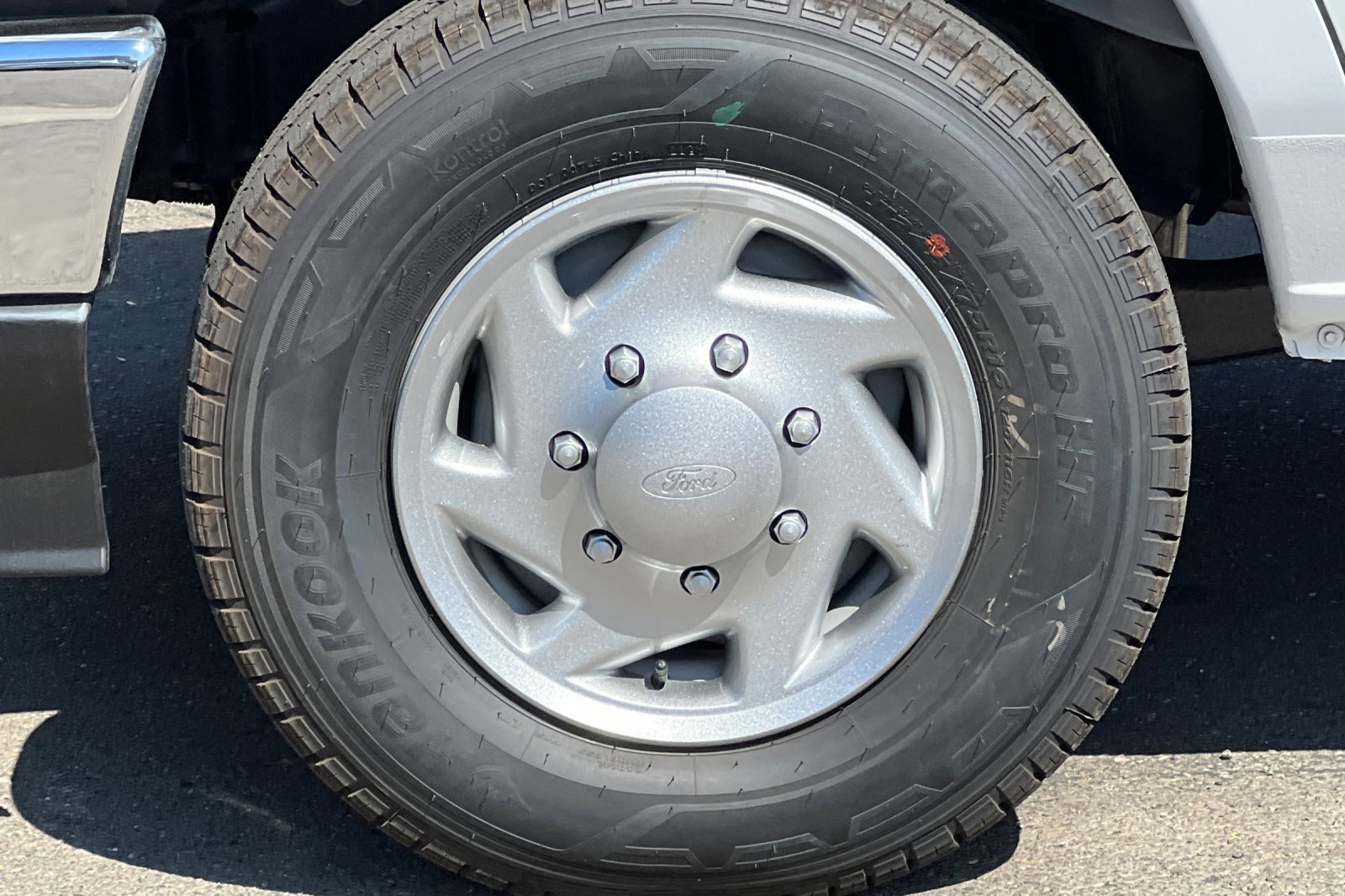 New 2026 Ford E-350 and Econoline 350 Super Duty w/ Power Equipment Group image 18