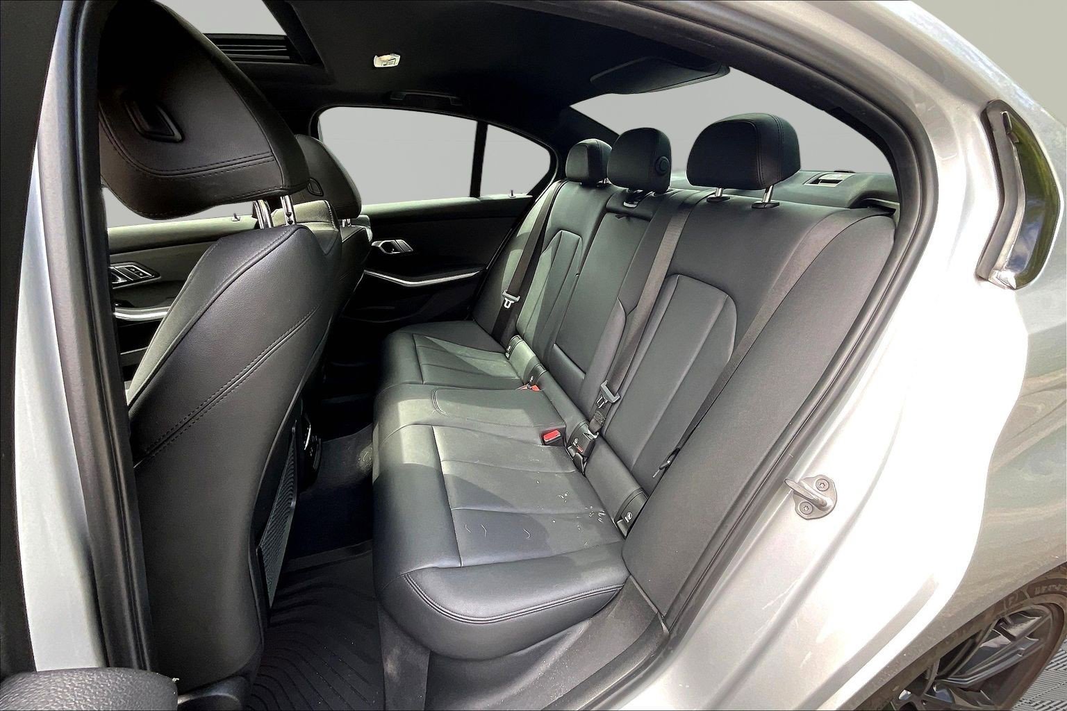 Used 2019 BMW 330i xDrive Sedan w/ Convenience Package AWD/4WD image 22