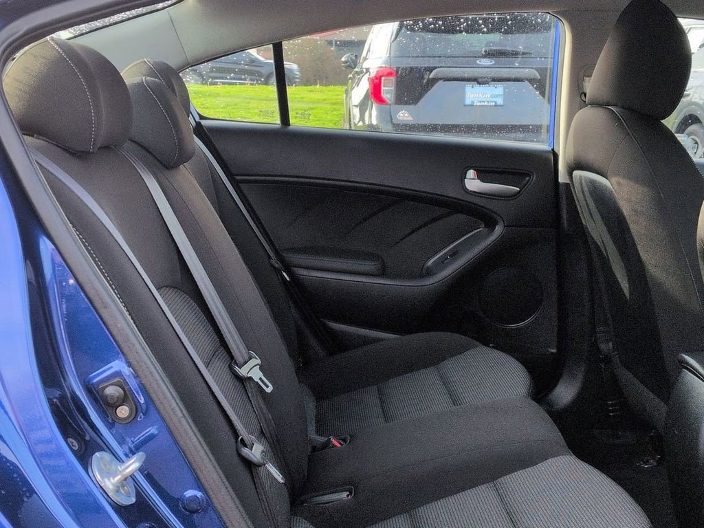 Used 2017 Kia Forte LX image 27