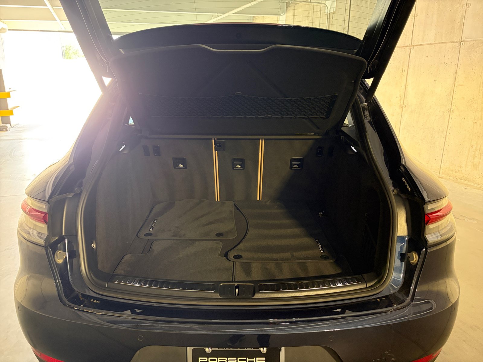 Certified 2020 Porsche Macan S AWD/4WD image 29