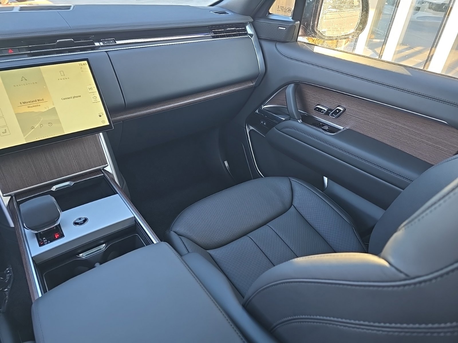 New 2026 Land Rover Range Rover SE image 22