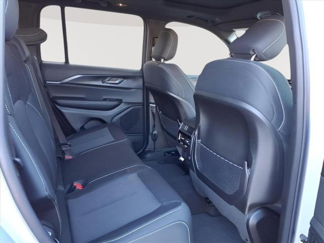 New 2025 Jeep Grand Cherokee Laredo X w/ Luxury Tech Group I image 10