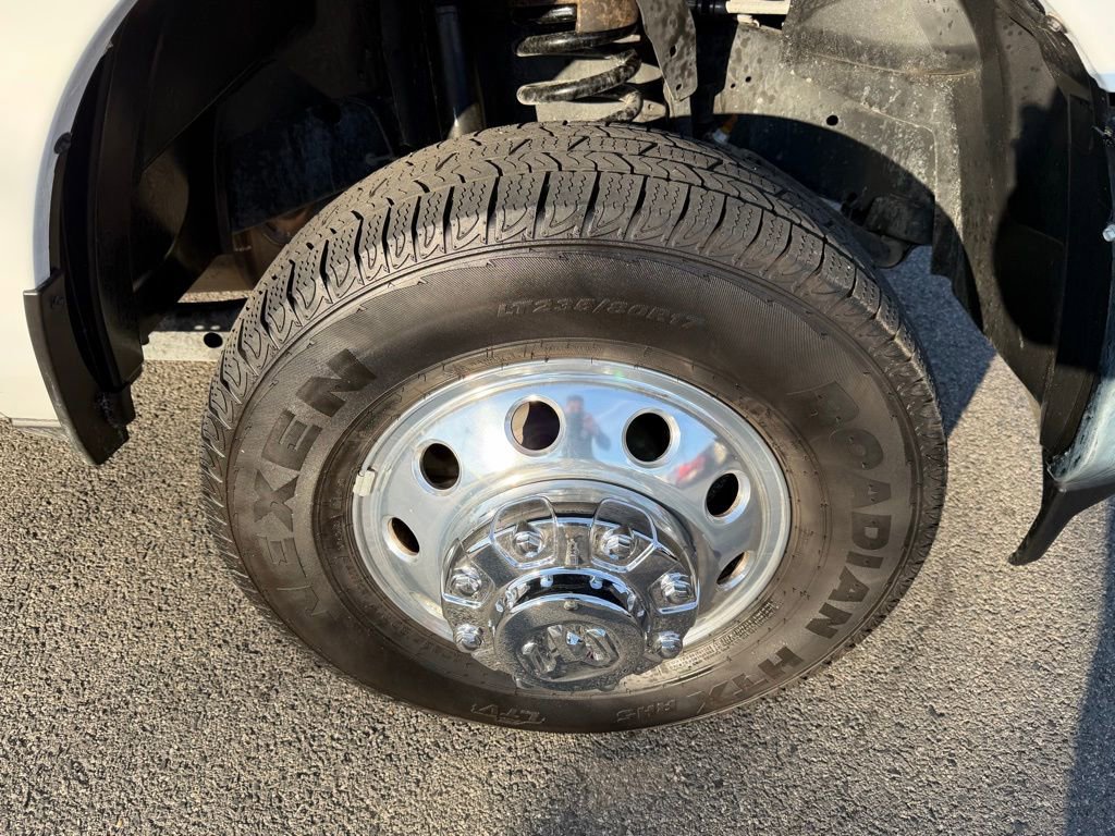 Used 2025 RAM 3500 Tradesman w/ Chrome Appearance Group image 15