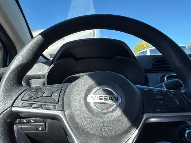 Used 2021 Nissan Versa S FWD image 17