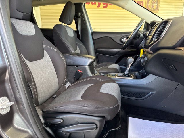 Used 2014 Jeep Cherokee Latitude AWD/4WD image 23