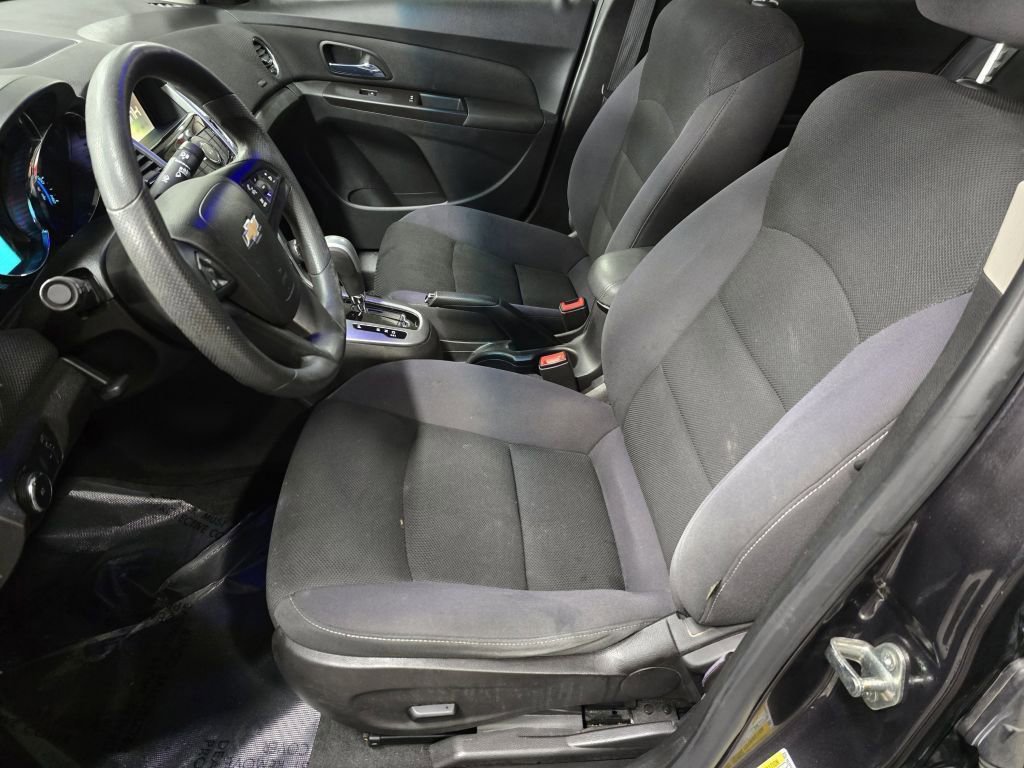 Used 2015 Chevrolet Cruze LT image 32