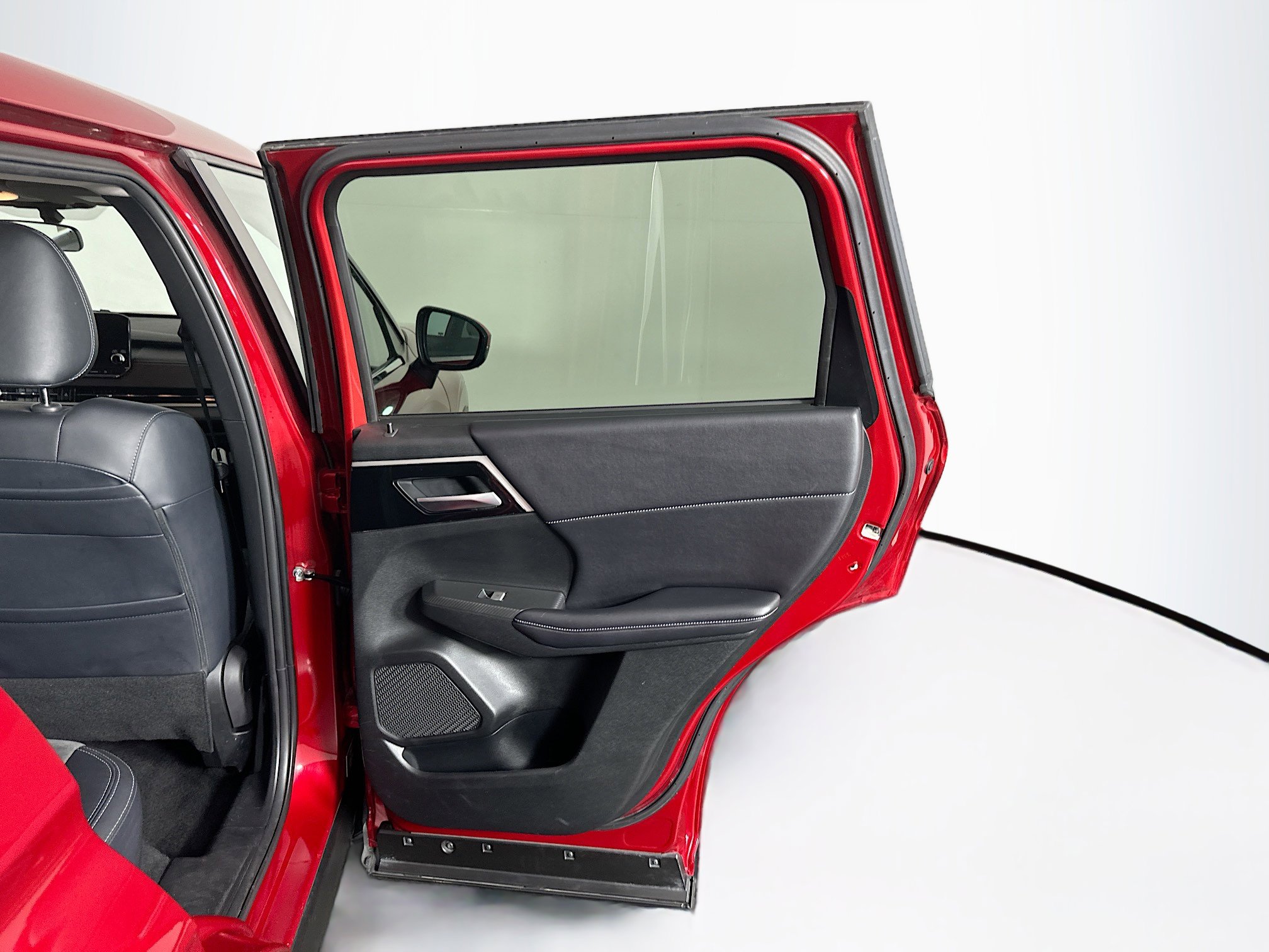 Used 2024 Mitsubishi Outlander SE image 32