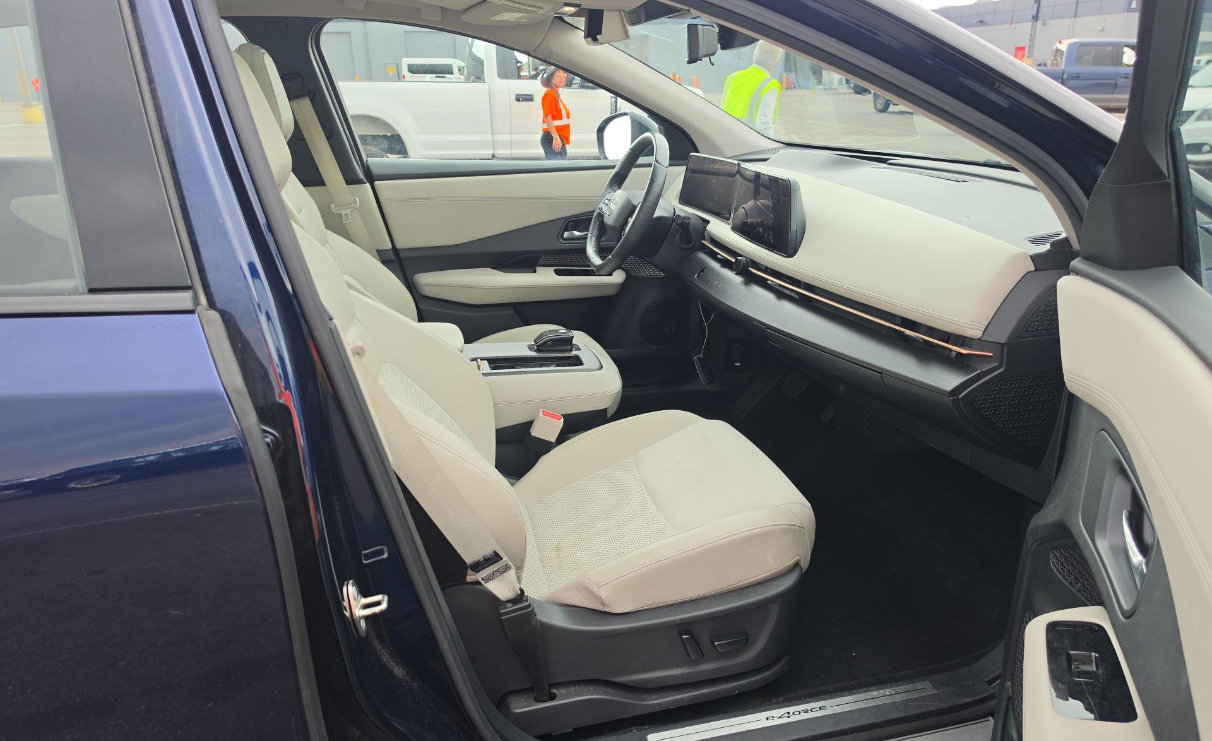 Used 2024 Nissan Ariya AWD image 8