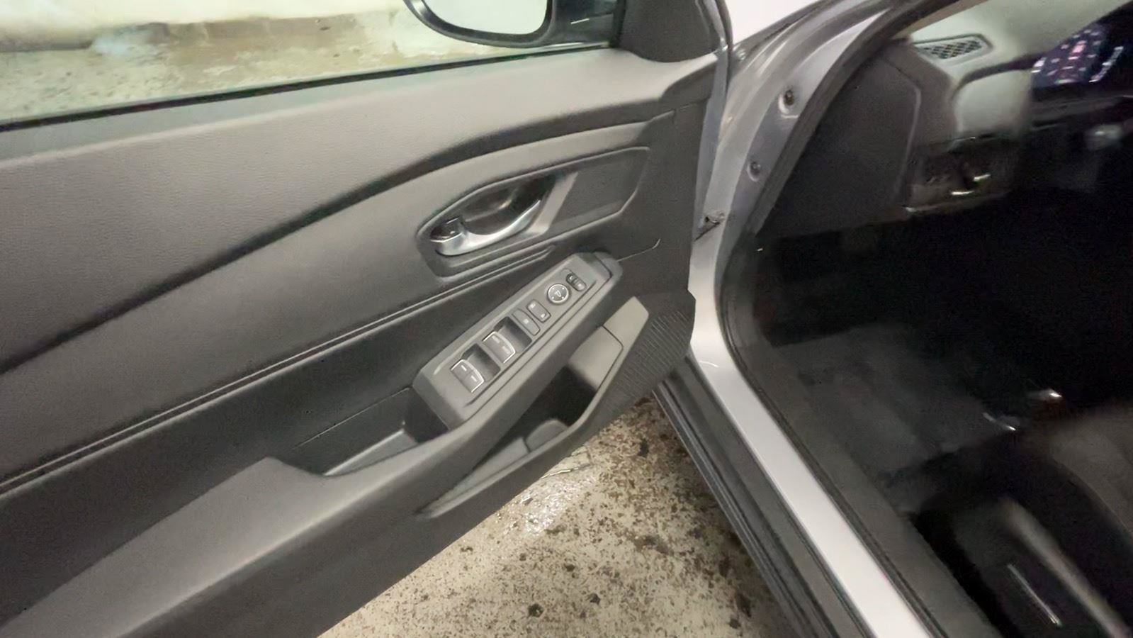 Certified 2025 Honda Accord SE image 28